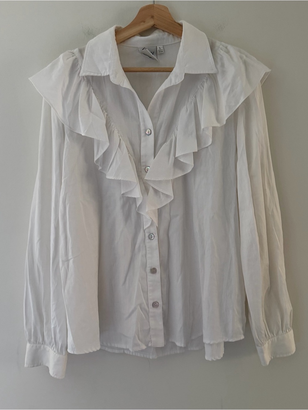 Finley Ruffle Blouse White Cotton Long Sleeve V-Neck Size Large Classic Romantic